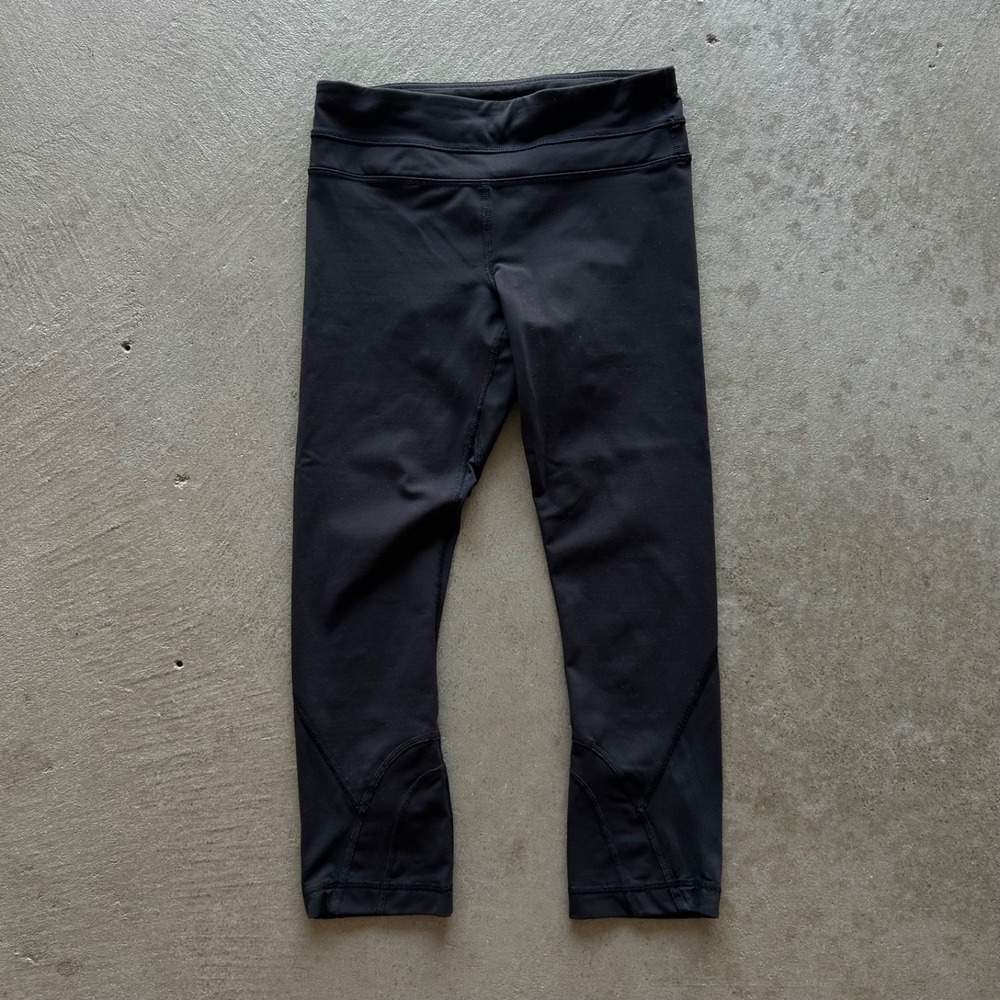 Lululemon Crop Leggings Womens Size 4 Black Mesh Hem Back Zip Pocket 21" Inseam
